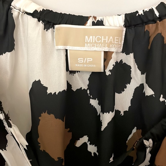 MICHAEL KORS 100% SILK LEOPARD PRINT PEASANT TOP - Picture 3 of 6